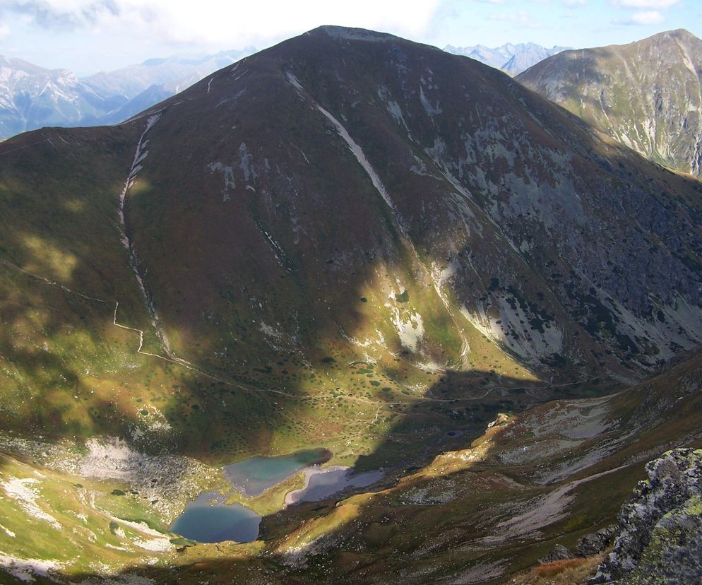 Tatry nie tylko na majówkę. Oto najlepsze szlaki turystyczne na Podhalu do wędrowania na wiosnę [GALERIA]