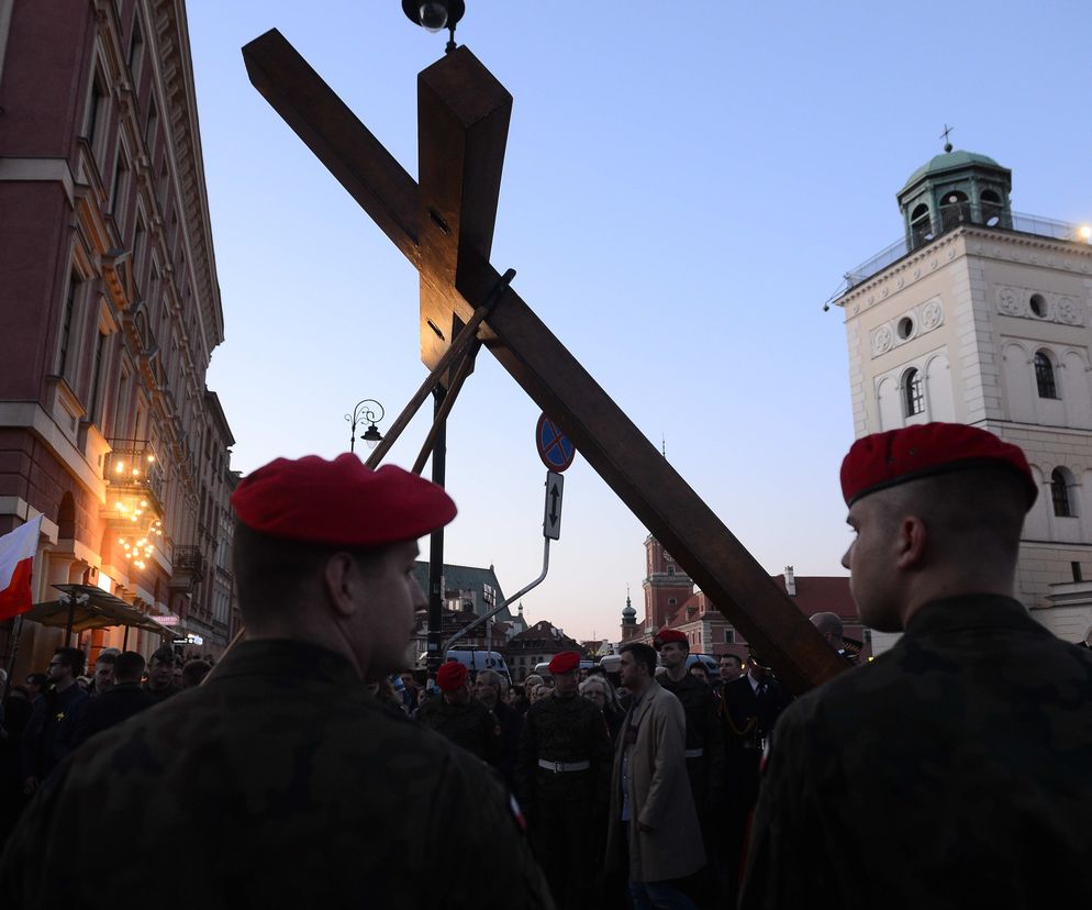 Wielki Piątek 2022 w Warszawie. Centralna droga krzyżowa w tym roku w intencji pokoju na Ukrainie