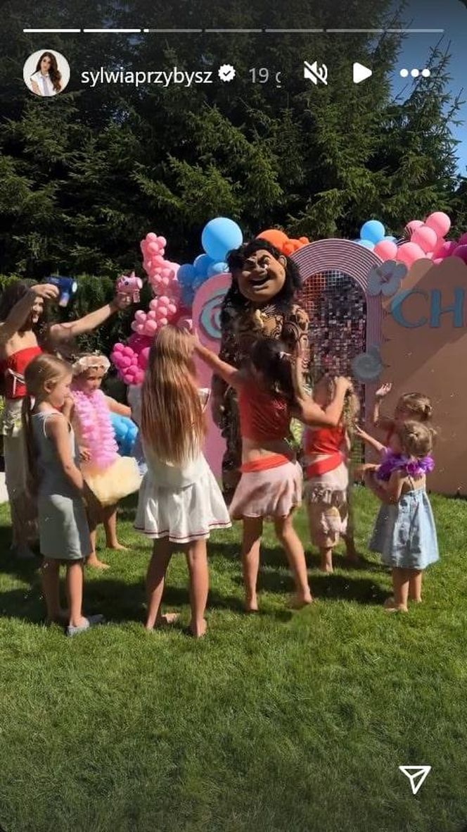 Andziaks w ciąży, a zrobiła córce urodziny jak z bajki! Charlie miała imprezę życia