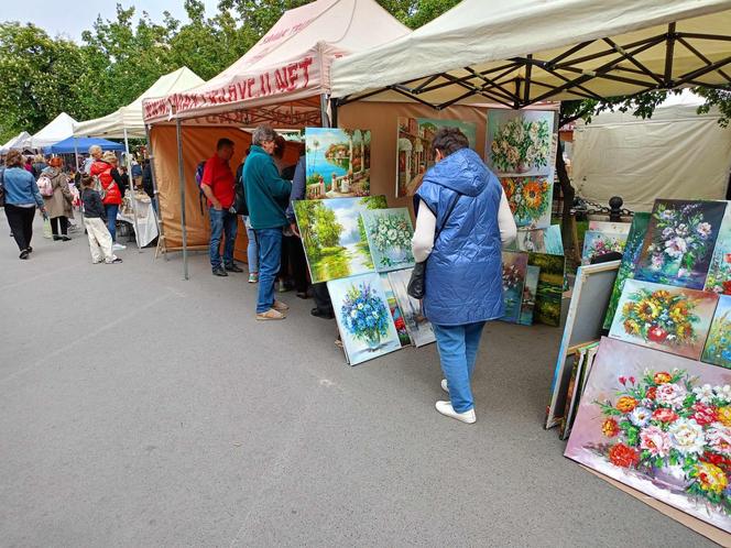 Stoiska wystawców podczas Jarmarku św. Stanisława można odwiedzać w godz. 10.00-18.00 w dn. 10 i 11 maja