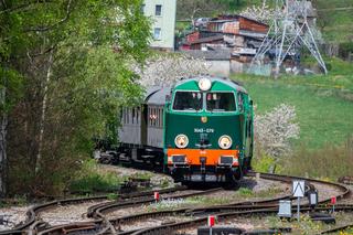 Zabytkowym pociągiem przez Góry Sowie