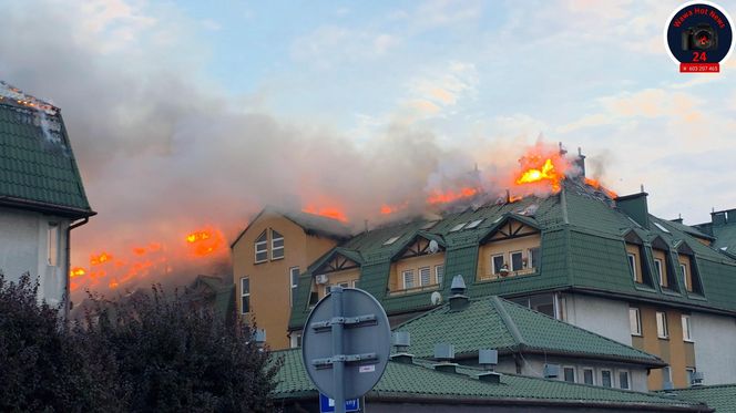 Pożar bloku mieszkalnego w Ząbkach 