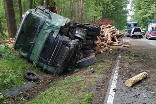 Wielkopolskie. Zderzenie mercedesa z tirem. 36-latek był bez szans! 