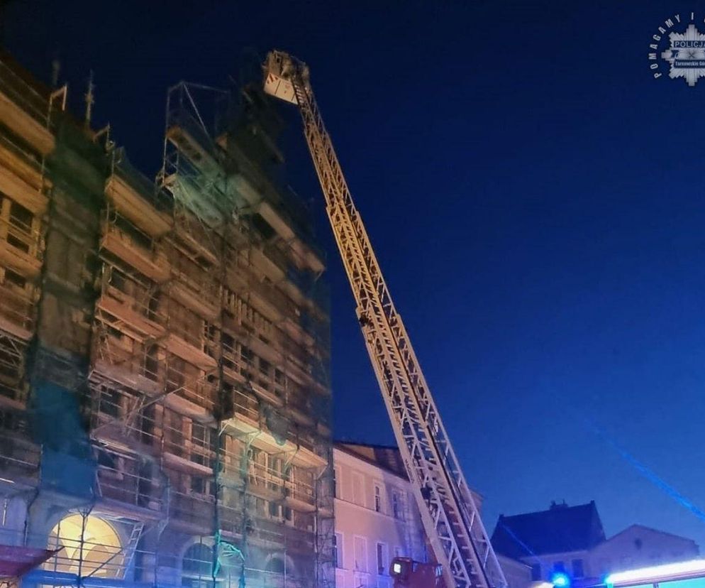 Tarnogórzanin wszedł na rusztowanie i nie umiał zejść. Był pijany
