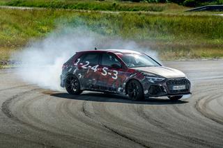 Nowe Audi RS3 lata bokiem! Ma tryb drift i „setkę” osiąga w 3,8 sekundy! WIDEO
