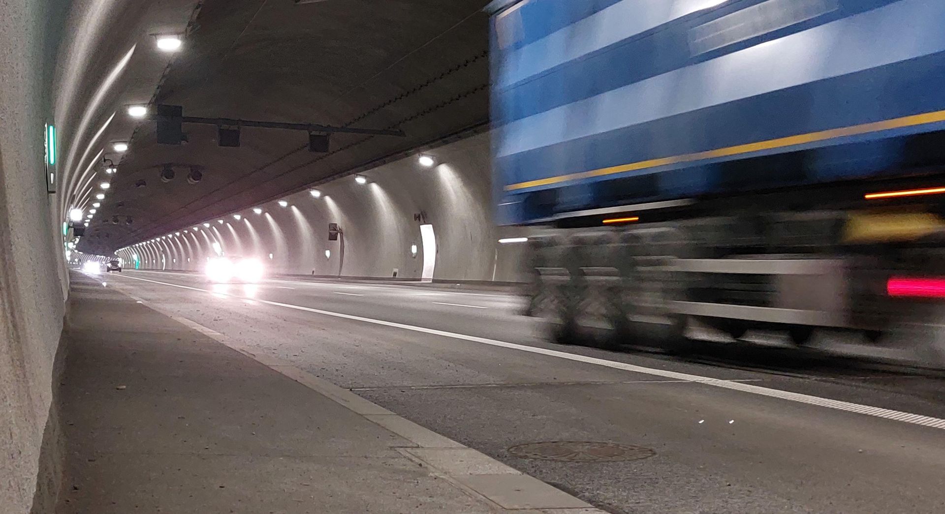 Tunel na zakopiance S7, pod Luboniem Małym 