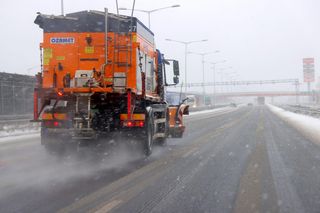 Oblodzenie, śnieg i deszcz. Tutaj będzie niebezpiecznie!  Wojewódzkie Centrum Zarządzania Kryzysowego wydało alerty 