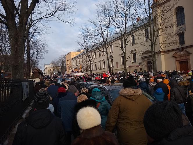 Orszak Trzech Króli w PAPAMOBILE! Tłumy na ulicach Kielc [GALERIA]