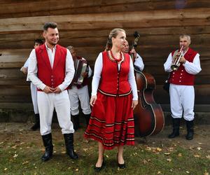 Dożynki wojewódzkie w Olsztynku 2024. Tłumy na wydarzeniu. „To był trudny rok” [ZDJĘCIA]