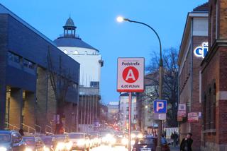 Kraków: Kierowcy nie płacą za postój w strefie płatnego parkowania. Urzędnicy zdziwieni