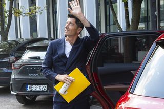 Operacja przepukliny, kontuzje, 37 lat na liczniku. W jakiej formie jest Lewy?