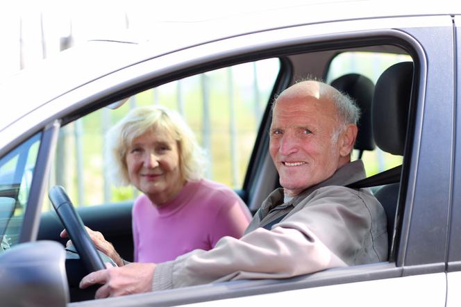 wzrost zakupu samochodów przez osoby starsze