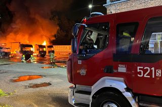 Czarne kłęby dymu nad Mysłowicami. Paliło się kilka samochodów ciężarowych