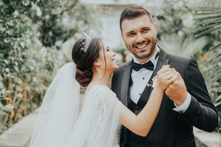 Polskie piosenki na pierwszy taniec. Te kawałki rządzą teraz na weselach!