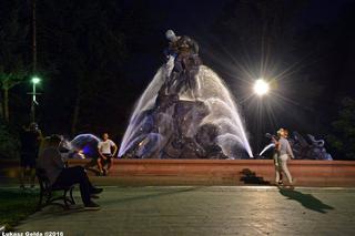 Fontanna Potop w nocnym wydaniu [ZDJĘCIE DNIA]