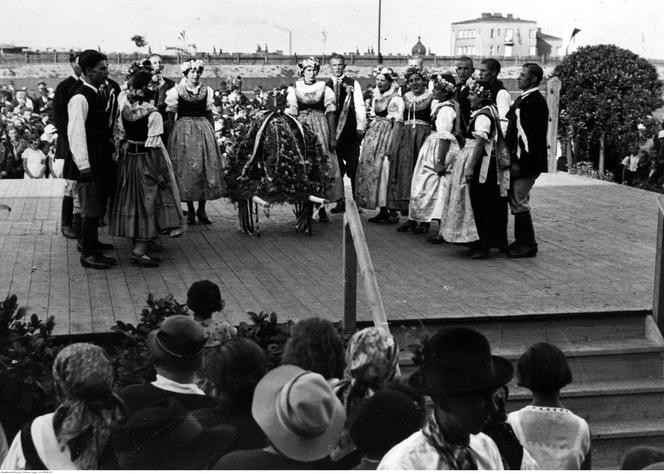 Dożynki śląskie w Katowicach. Tak obchodziło się dożynki blisko 100 lat temu. Unikalne zdjęcia 