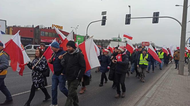 Rolnicy w Lublinie rozpoczęli przemarsz. Mamy zdjęcia!