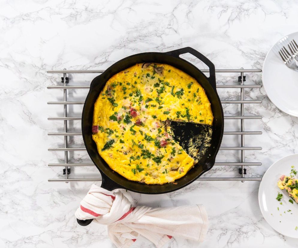 Serek wiejski mieszam z tymi składnikami. Ten włoski omlet smakuje każdemu 