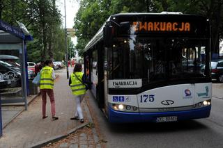 Ewakuacja w Kołobrzegu. Saperzy wyciągają bomby z Bałtyku