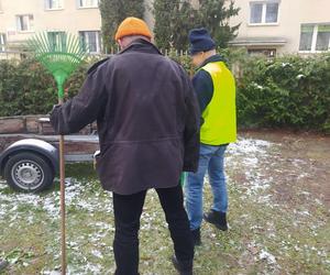 Kierownik spuścił ich z oczu. W ciągu godziny byli kompletnie pijani
