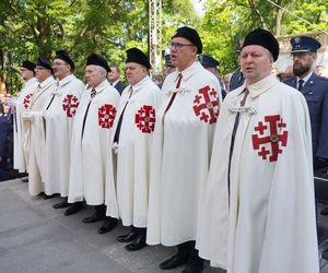 Pielgrzymka mężczyzn do Piekar Śląskich 2025. Tysiące wiernych na Kalwaryjskim Wzgórzu