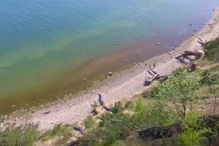 Ta gdyńska plaża jest uznawana za jedną z piękniejszych w Polsce. TO nagranie z drona tego dowodzi. Zobacz piękne Orłowo z lotu ptaka [WIDEO]