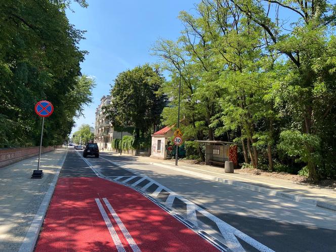 Dwupasmowa droga rowerowa na ul. Jaracza między ul. Uniwersytecką i ul. Kilińskiego w Łodzi