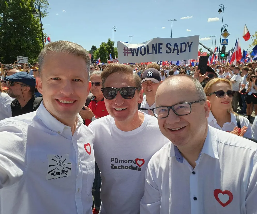 Marsz 4 czerwca w Szczecinie. Setki protestujących pojawiły się na placu Solidarności 