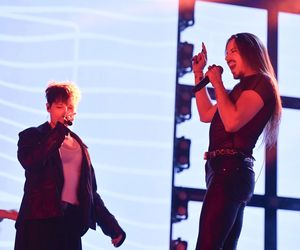 Michał Szpak przyłapany bez spodni za kulisami koncertu. Tego nie pokazali w TV!