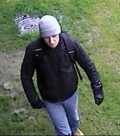 3 Łódzka policja poszukuje sprawcy kradzieży z włamaniem