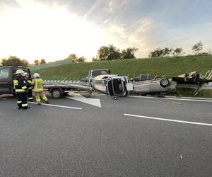 Wypadek lawety na A1 w kierunku Katowic. Auta do kasacji