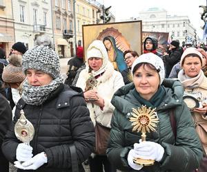 Wojownicy Maryi w pokutnej procesji różańcowej