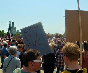 Manifestacja 4 czerwca na placu Solidarności w Szczecinie