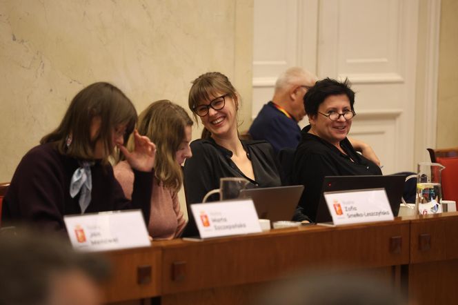 Nadzwyczajna sesja Rady Warszawy