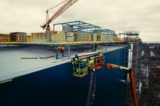 Trwa budowa hali kadłubowej i produkcyjnej w Stoczni Wojennej w Gdyni