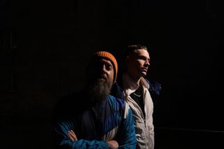 Administratorr Electro i Swiernalis z utworem Zimne ręce. Piosenka idealna na zimowe dni i wieczory