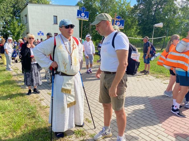 Połowa już za nimi! 44. lubelska pielgrzymka w drodze na Święty Krzyż 