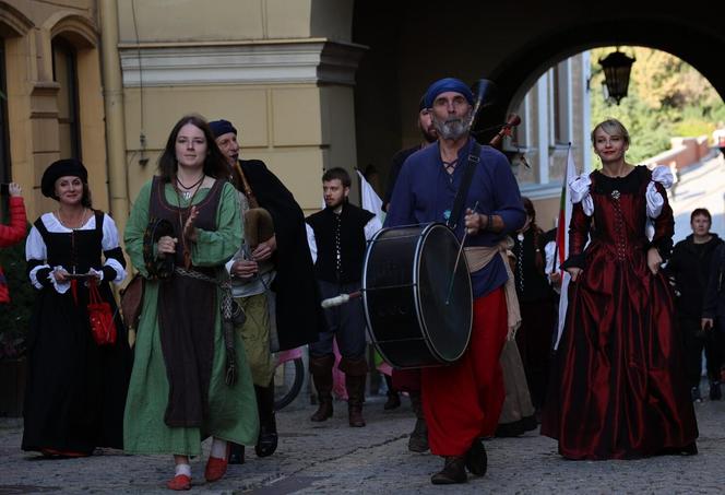 Korowód w ramach Międzynarodowego Festiwalu Renesansu w Lublinie