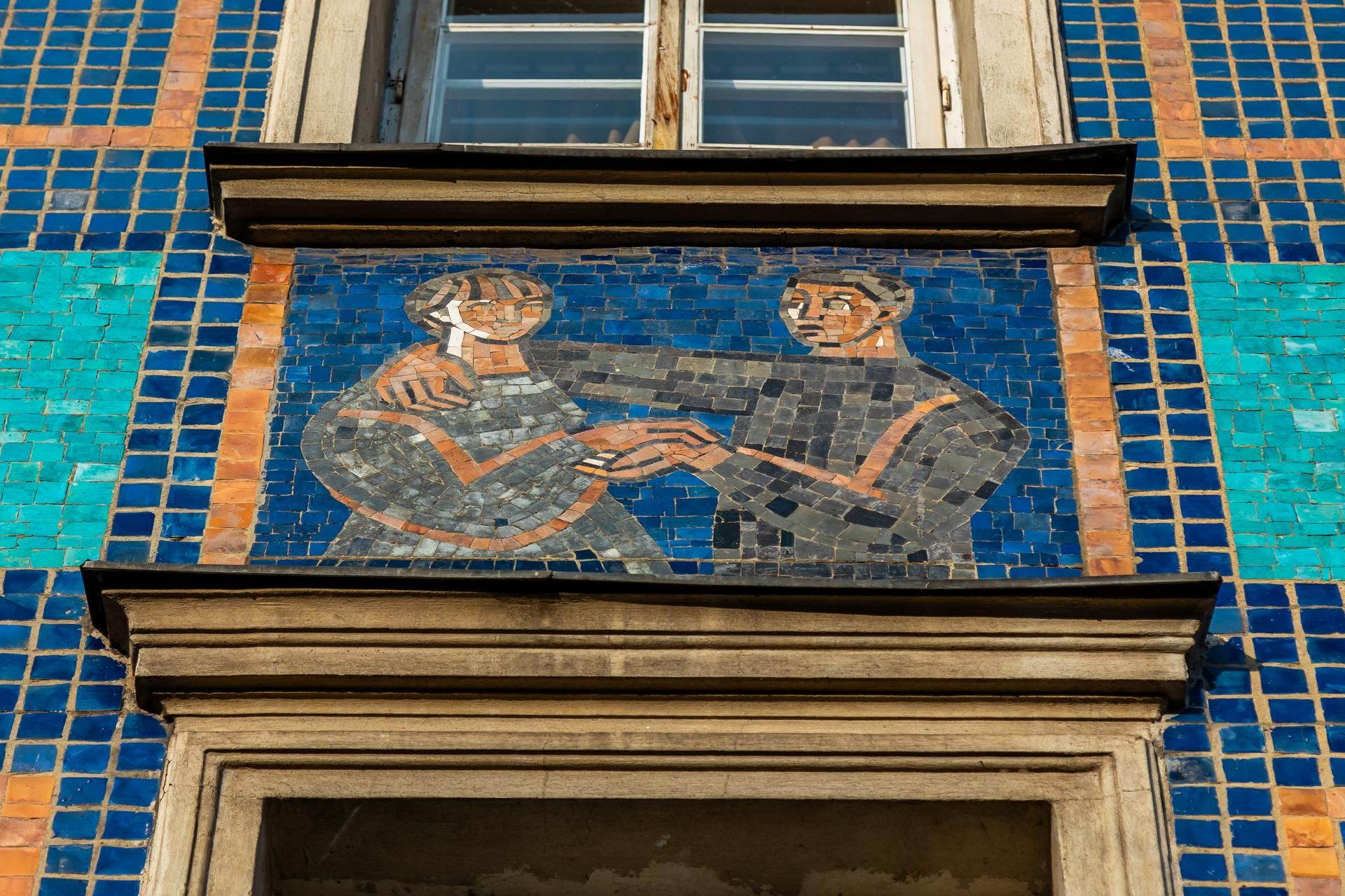 Mozaika na Mostowej 9a w Warszawie