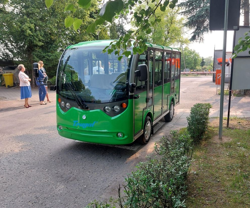Seniorzy pojadą busem po cmentarzu