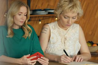 Barwy szczęścia, odcinek 3099. Dominika (Karolina Chapko), Renata (Anna Mrozowska