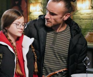 	Barwy szczęścia odc. 3189. Pola (Gabriela Szewczyk), jej ojciec Zbyszek (Krzysztof Chudzicki)