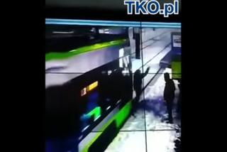 Olsztyn: Mężczyzna wymknął się śmierci! Tramwaj pędził wprost na niego! [WIDEO]