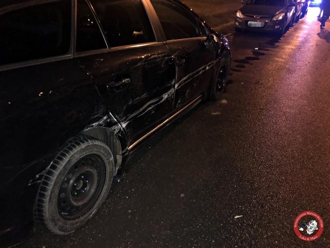 Pijany kierowca ciężarówki staranował wszystko, co miał na drodze. 