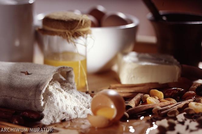 Jak upiec świąteczny piernik: krok po kroku