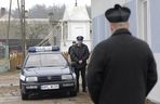 Widzowie pokochali go za rolę posterunkowego Staśka w Ranczu. Dziś żyje z dala od blasku fleszy