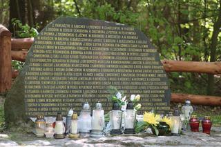 Katastrofa samolotu w Lesie Kabackim. Zginęły 183 osoby. „Dobranoc, do widzenia! Cześć, giniemy!”