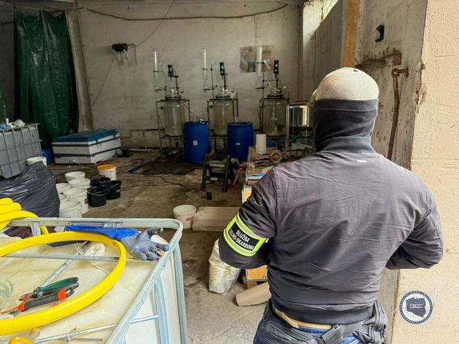 Ogromna fabryka narkotyków zlikwidowana! Grupa przestępcza w rękach policji