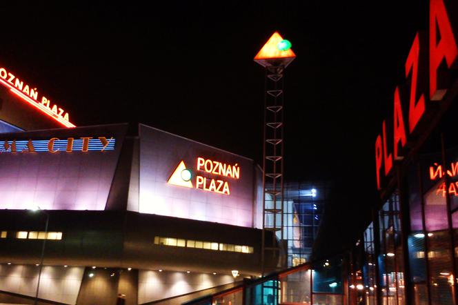 Poznań: Betonowe zapory przy wejściu do galerii handlowej! Mają chronić przed atakiem terrorystycznym!