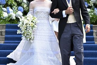 Królewska ceremonia pełna przepychu. Ślubna stylizacja Marii Karoliny podbija światowe media